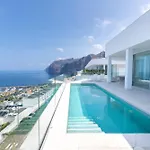Crystal I Luxury By Hermosa *