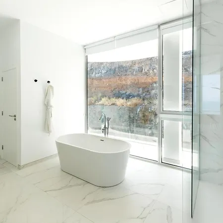 Crystal I Luxury By Hermosa