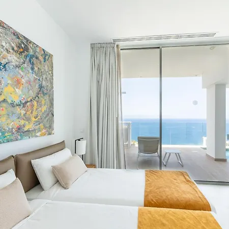 Crystal I Luxury By Hermosa