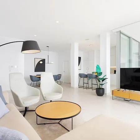 Crystal I Luxury By Hermosa Daire