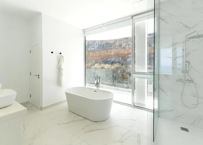 Crystal I Luxury By Hermosa