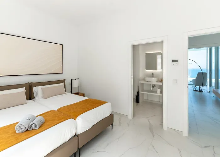 Crystal I Luxury By Hermosa