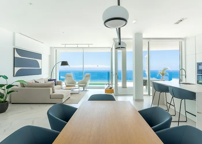 Crystal I Luxury By Hermosa