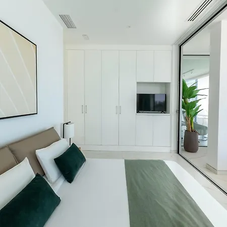 Crystal I Luxury By Hermosa *