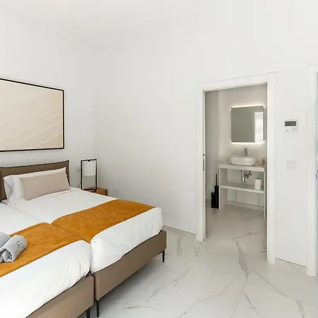 Crystal I Luxury By Hermosa