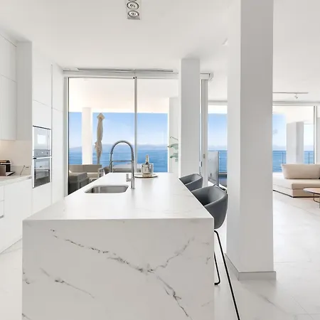 Crystal I Luxury By Hermosa